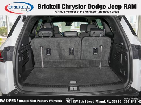 Used 2025 Buick Enclave Preferred FWD image 9