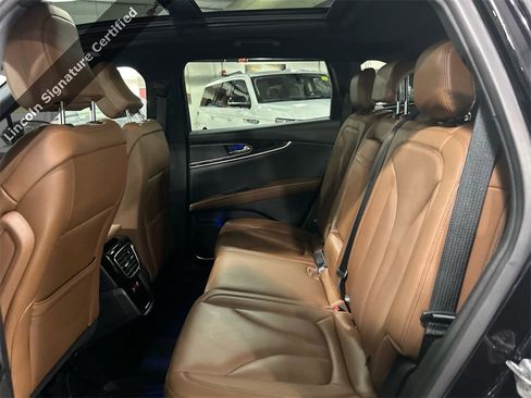 Used 2023 Lincoln Nautilus Reserve image 22