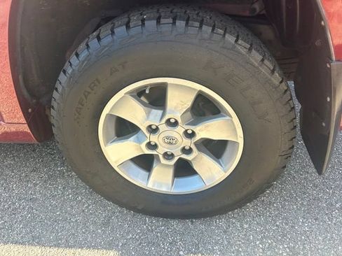 Used 2011 Toyota 4Runner SR5 w/ Convenience Pkg AWD/4WD image 6