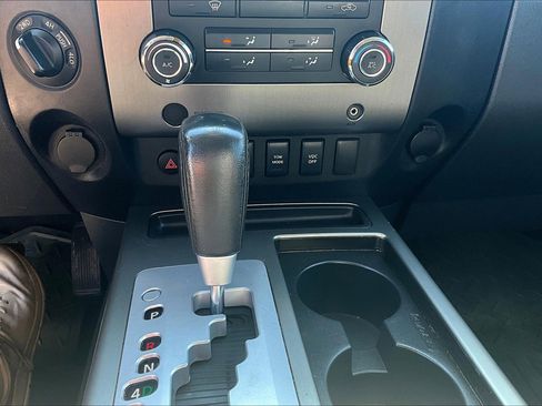 Used 2010 Nissan Titan SE w/ SE Value Truck Pkg image 32