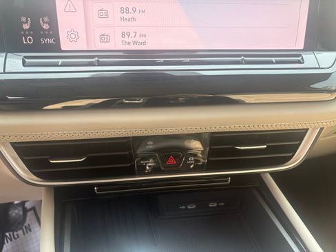 Certified 2026 Volkswagen Atlas SE w/ Panoramic Sunroof Package AWD/4WD image 18