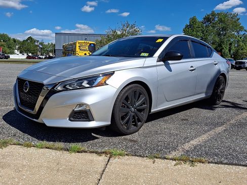 Used 2019 Nissan Altima 2.5 SR FWD image 3