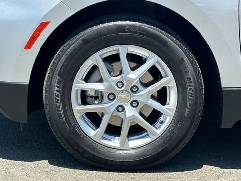 Used 2022 Chevrolet Equinox LT FWD image 31