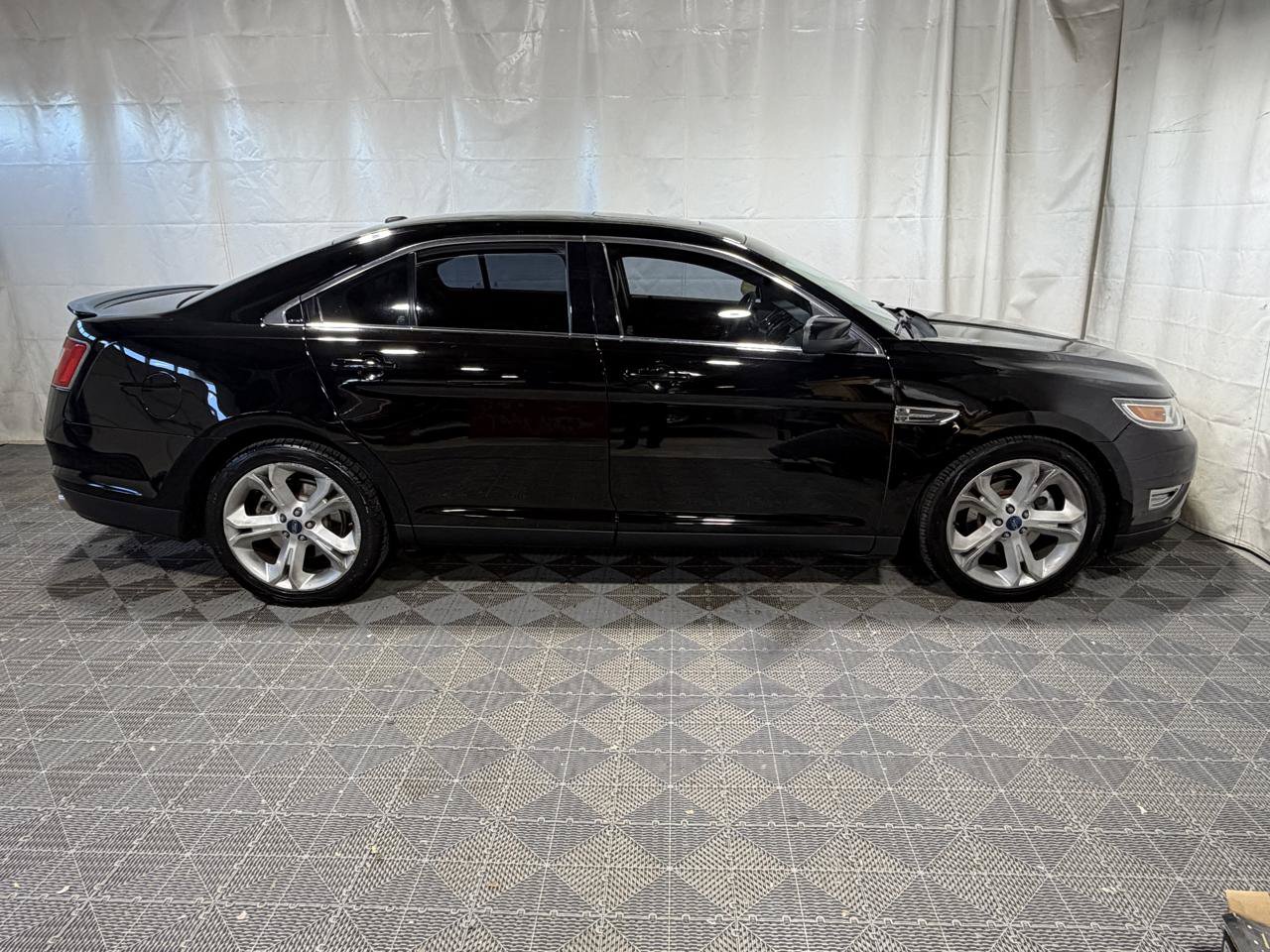 Used 2012 Ford Taurus SHO AWD/4WD image 7