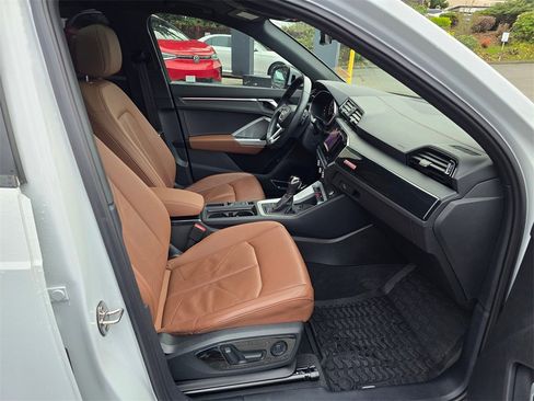 Used 2021 Audi Q3 2.0T Premium Plus w/ Premium Plus Package image 11