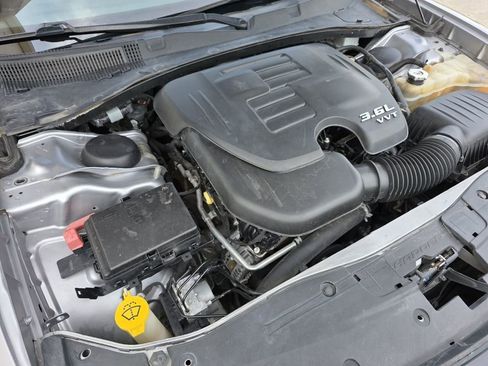 Used 2018 Dodge Charger SXT image 35