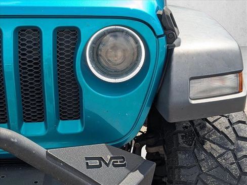 Used 2020 Jeep Wrangler Sport image 9