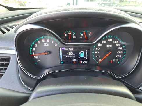 Used 2017 Chevrolet Impala LT image 8