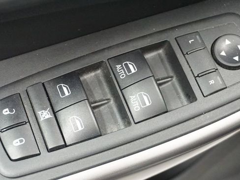 Certified 2019 Jeep Cherokee Limited w/ Trailer Tow Group image 29