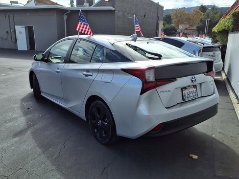 Certified 2019 Toyota Prius XLE image 6