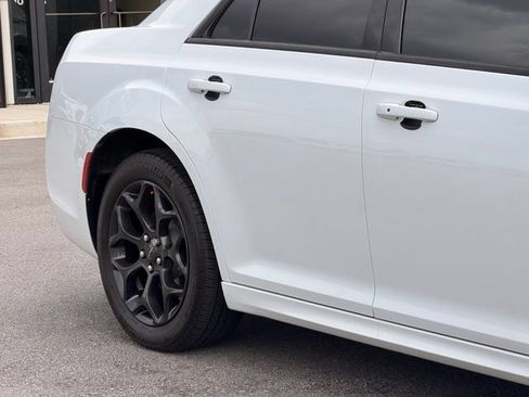 Used 2023 Chrysler 300 Touring L w/ Popular Equipment Group AWD/4WD image 5