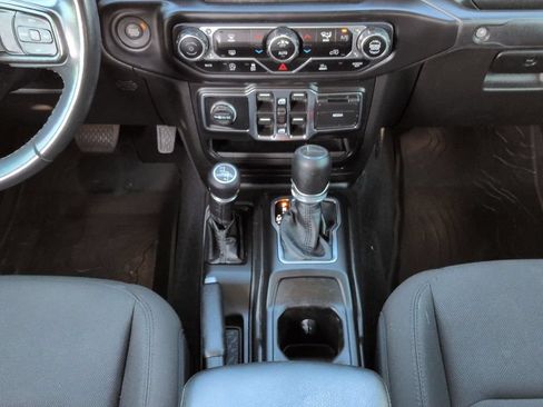 Used 2022 Jeep Gladiator Sport AWD/4WD image 19
