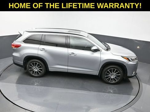 Used 2017 Toyota Highlander SE AWD/4WD image 48