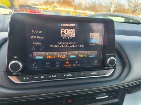 Used 2024 Nissan Rogue SV image 17