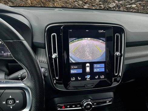 Used 2021 Volvo XC40 T5 R-Design w/ Climate Package image 20