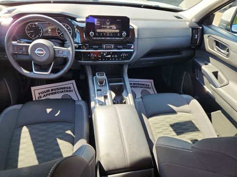 Used 2025 Nissan Pathfinder SV image 37