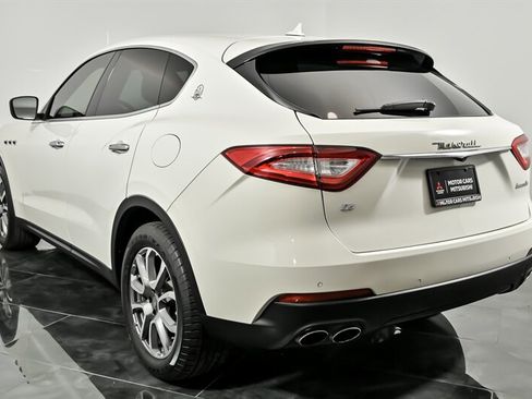 Used 2018 Maserati Levante image 9