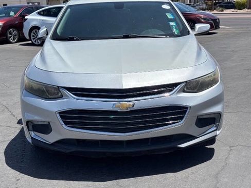 Used 2017 Chevrolet Malibu LT FWD image 8