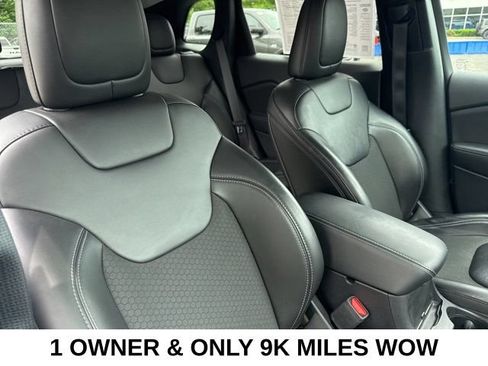 Used 2020 Jeep Cherokee Latitude Plus AWD/4WD image 24