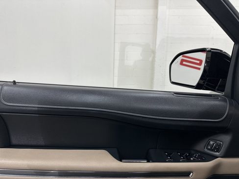 Used 2023 Ford Expedition Max XLT image 39