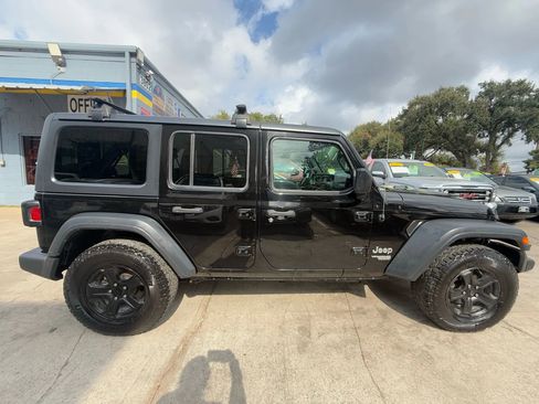 Used 2018 Jeep Wrangler Unlimited Sport S AWD/4WD image 8