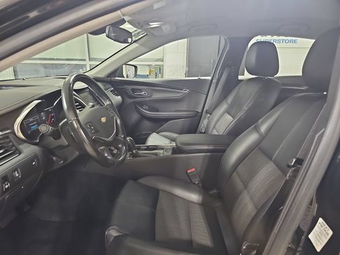 Used 2018 Chevrolet Impala LT FWD image 18