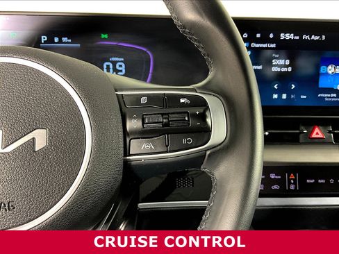 Certified 2025 Kia Sportage EX FWD image 11