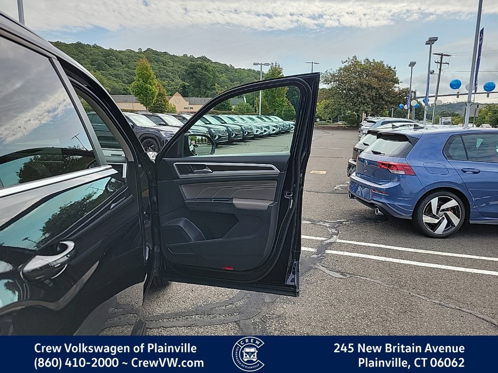 Certified 2023 Volkswagen Atlas SE w/ Panoramic Sunroof Package AWD/4WD image 42