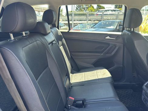 Used 2020 Volkswagen Tiguan SE AWD/4WD image 13