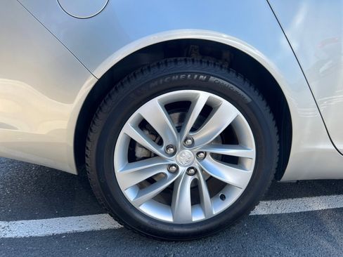 Used 2016 Buick Regal FWD image 23