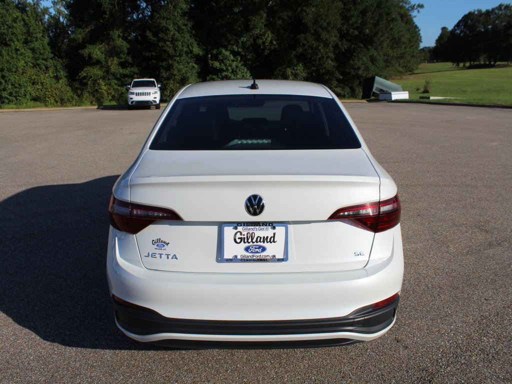 Used 2023 Volkswagen Jetta SE w/ Panoramic Sunroof Package FWD image 7