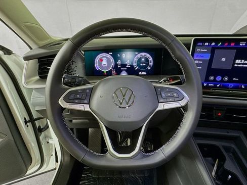 New 2026 Volkswagen Tiguan SE FWD image 6