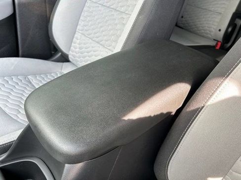 Used 2021 Chevrolet Equinox LS w/ LS Convenience Package AWD/4WD image 30
