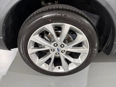Used 2022 Ford Explorer Platinum w/ Equipment Group 601A AWD/4WD image 14
