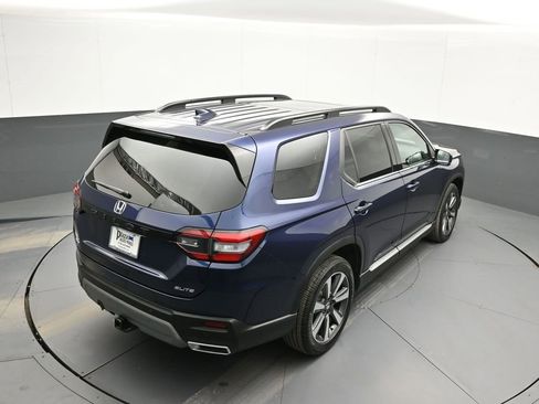 Certified 2024 Honda Pilot Elite image 40