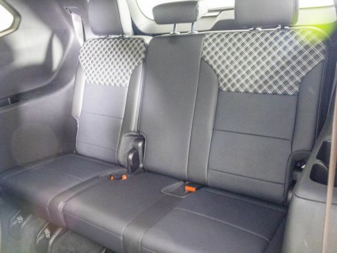 Used 2024 GMC Acadia Denali image 35