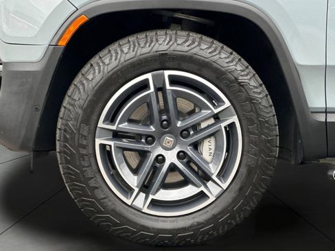 Used 2025 Rivian R1T Adventure AWD/4WD image 23