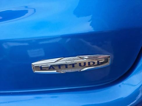 Used 2024 Jeep Compass Latitude image 11