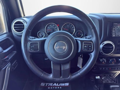 Used 2016 Jeep Wrangler Unlimited Sahara AWD/4WD image 15