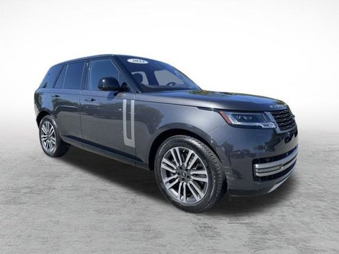 Used 2023 Land Rover Range Rover SE image 3
