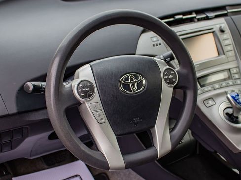 Used 2015 Toyota Prius Three image 20