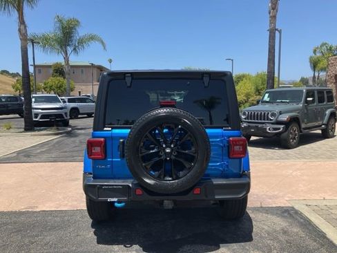 Used 2023 Jeep Wrangler Unlimited Sahara w/ Cold Weather Group AWD/4WD image 9