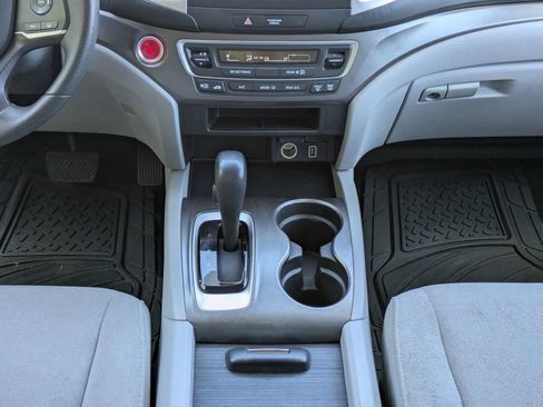 Used 2020 Honda Pilot LX image 18