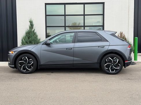 Used 2024 Hyundai Ioniq 5 SEL RWD image 2