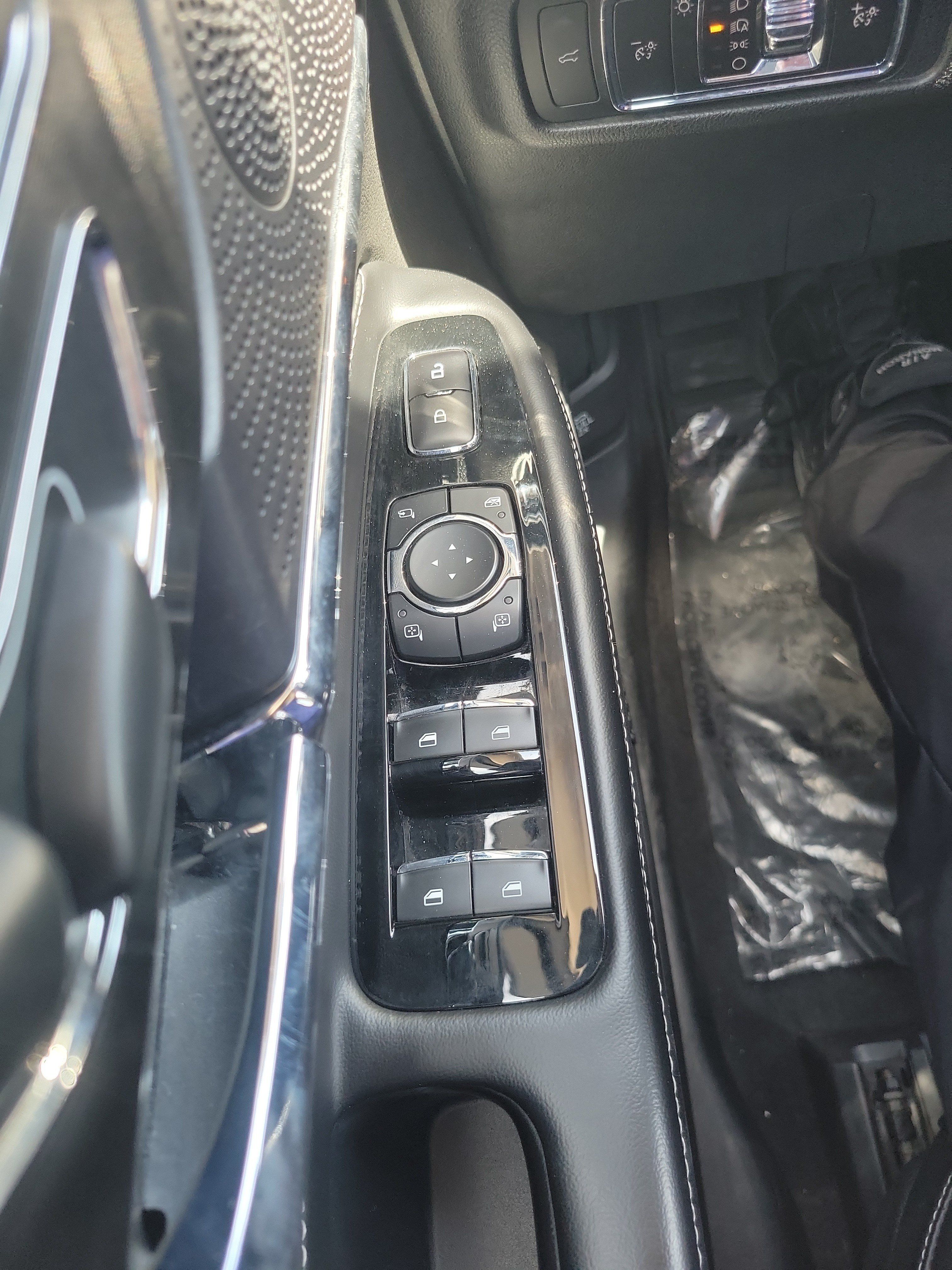 Used 2023 Lincoln Corsair AWD image 24