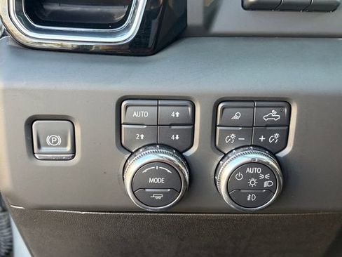 Used 2025 GMC Sierra 2500 Denali Ultimate AWD/4WD image 5