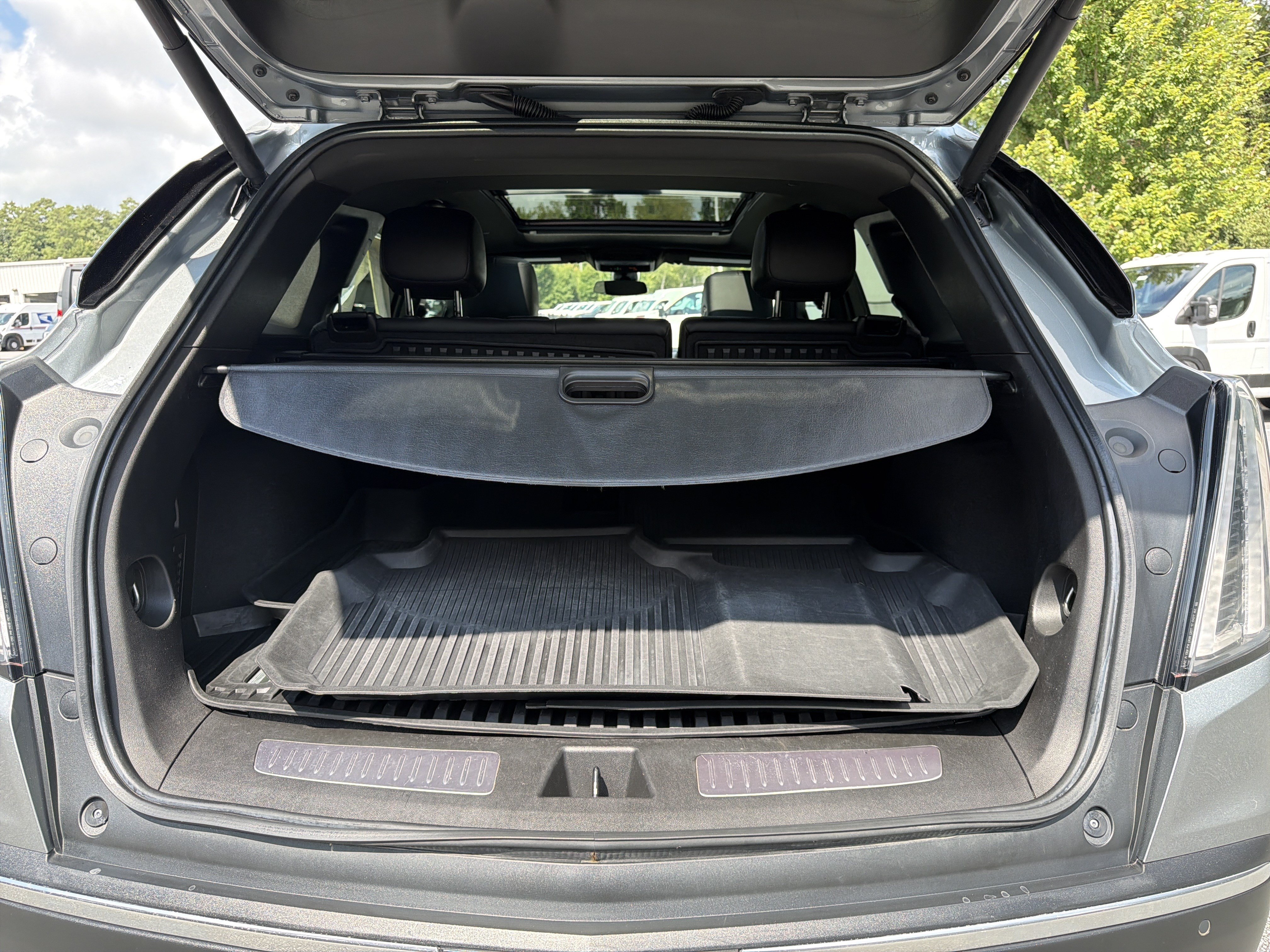 Used 2023 Cadillac XT5 Sportv w/ LPO, Floor Liner Package AWD/4WD image 22
