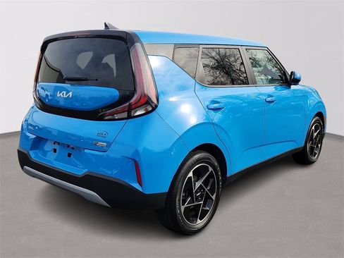 Certified 2023 Kia Soul EX image 6