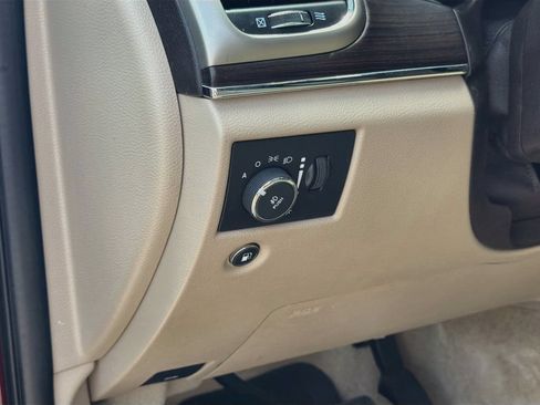 Used 2016 Jeep Grand Cherokee Overland AWD/4WD image 10