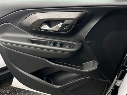 Used 2024 GMC Terrain SLE image 20